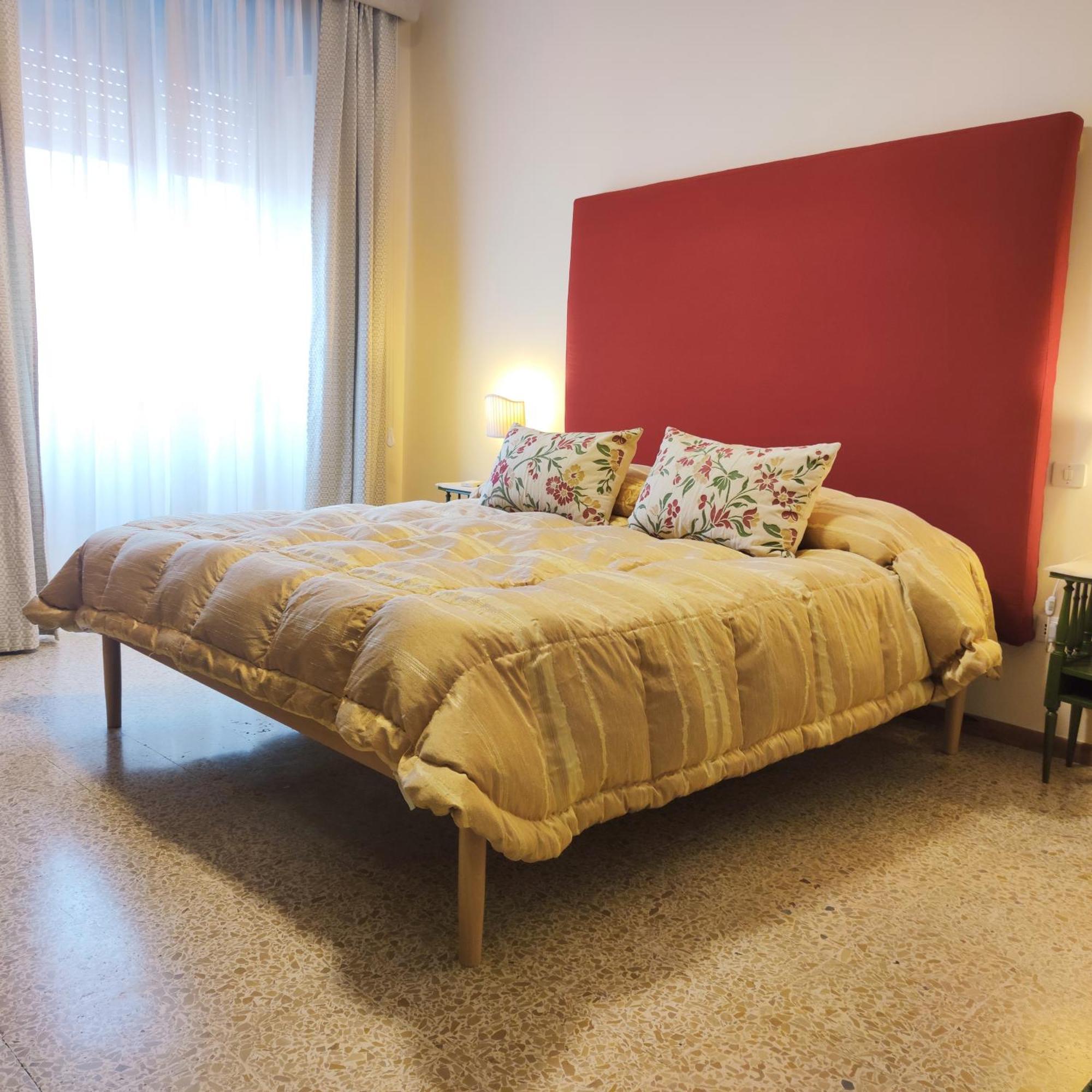 Mama Babylon Hotel Olbia Buitenkant foto