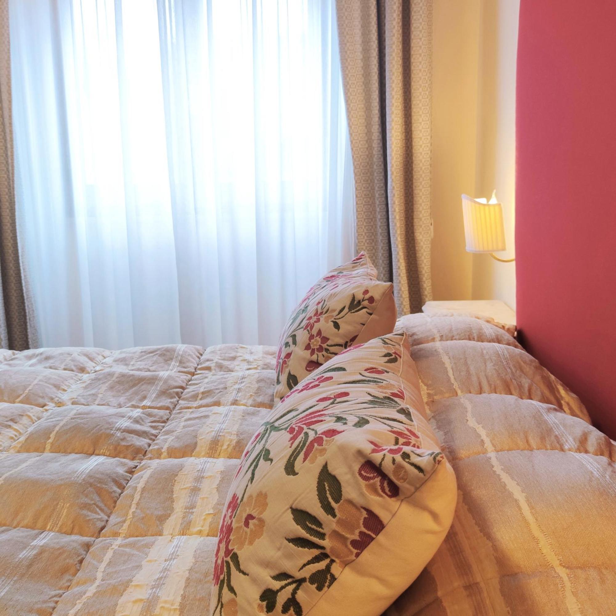 Mama Babylon Hotel Olbia Buitenkant foto